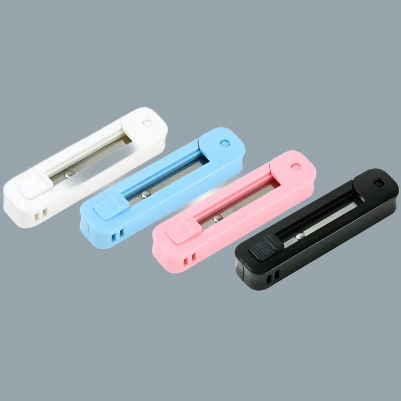 Retractable Mini Scissors by Deli