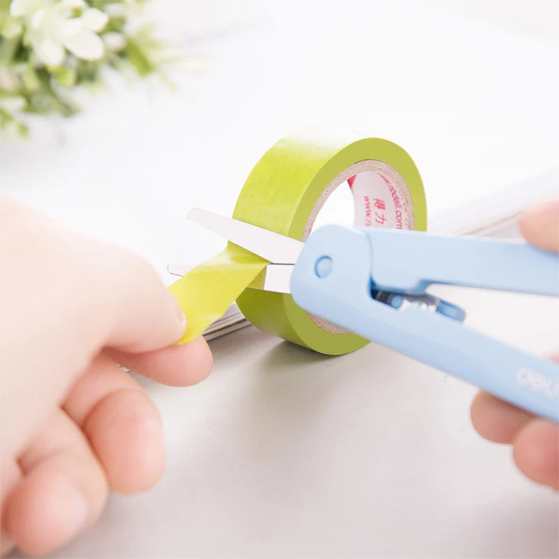 Retractable Mini Scissors by Deli